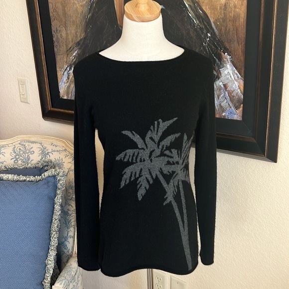 Like New Tommy Bahama Black Gray Cashmere Palm Tree Detail Size XS/S - Picture 3 of 4